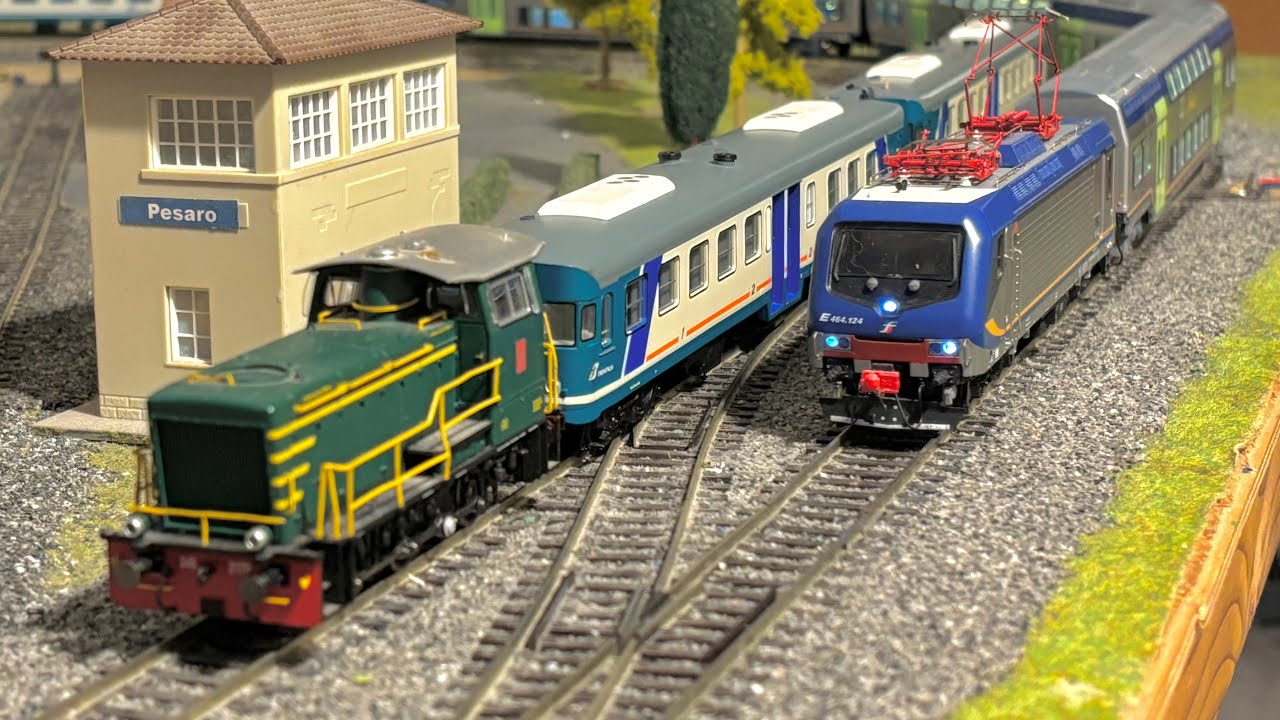 TRANSITI VELOCI SUL PLASTICO FERROVIARIO IN COSTRUZIONE DI MATTEO E483!