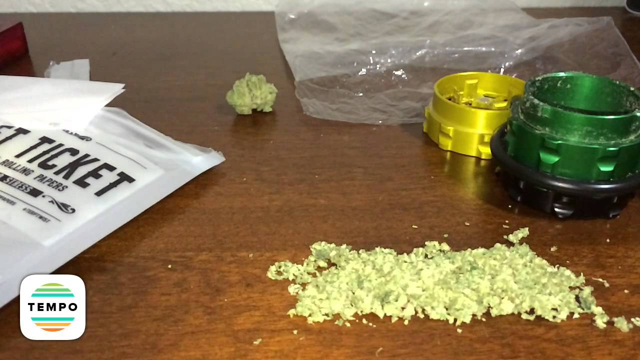Dab Genie: Rolling a Lift Ticket w a Roor Phuncky Feel Tip (MEDICATED ROLLING PAPERS!!!)
