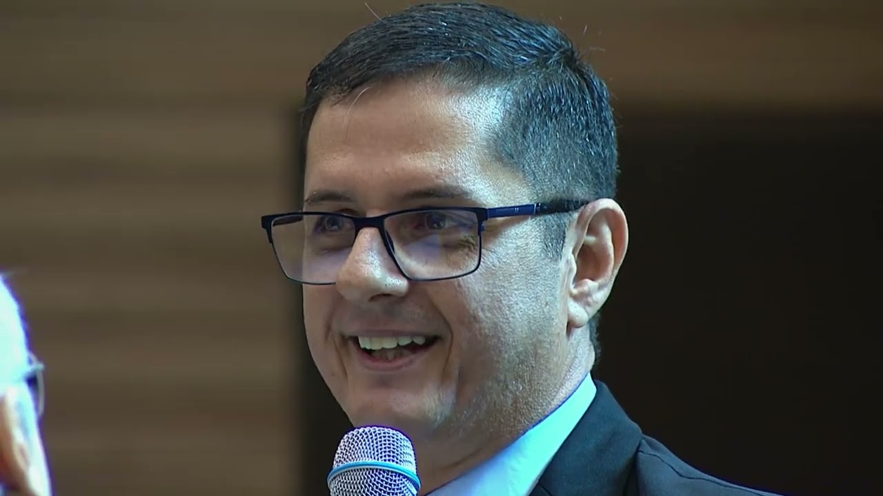 REVELARAM A CERIMÔNIA PARA SER PASTOR NA UNIVERSAL