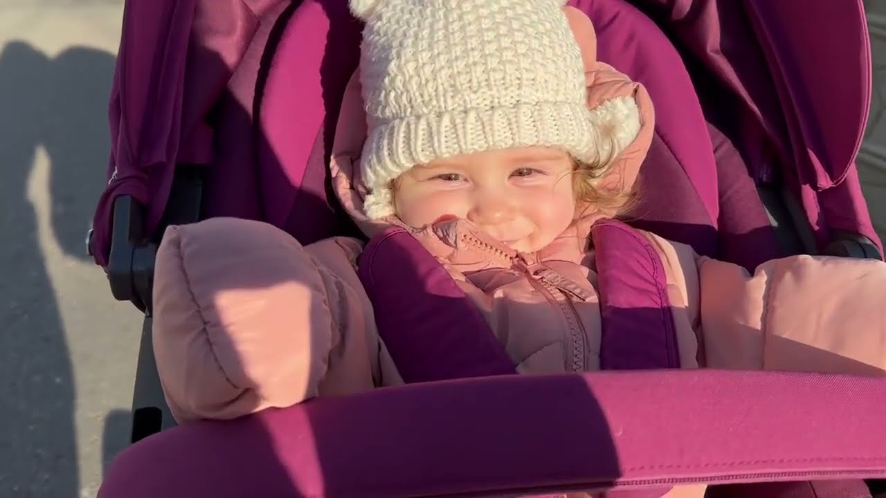BABY FALL ASLEEP OUTSIDE WHEN WALKING WITH THE STROLLER