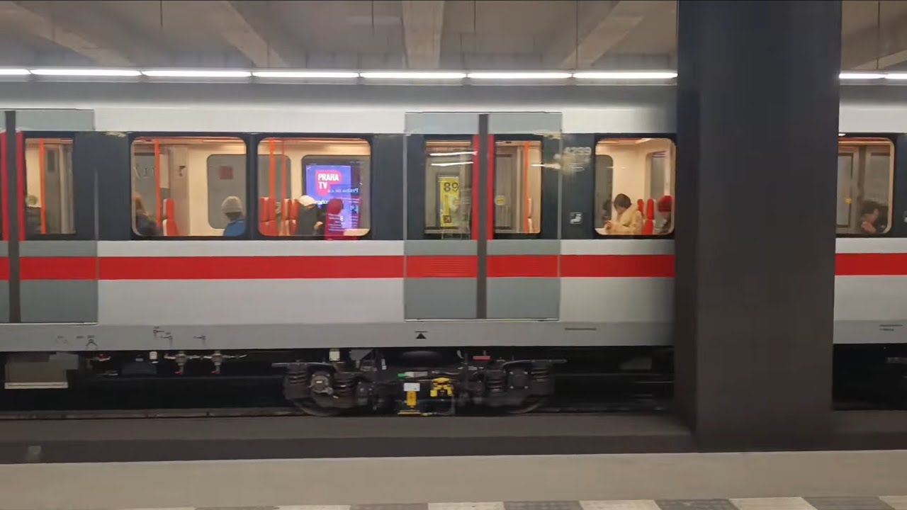 Prague Metro on line C Hlavní nádraží Station - Kobylisy