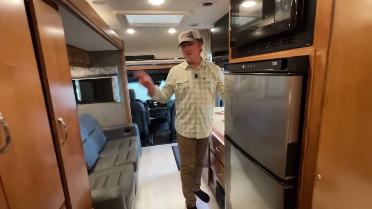 SOLD 2022 Renegade Villagio 25FWC