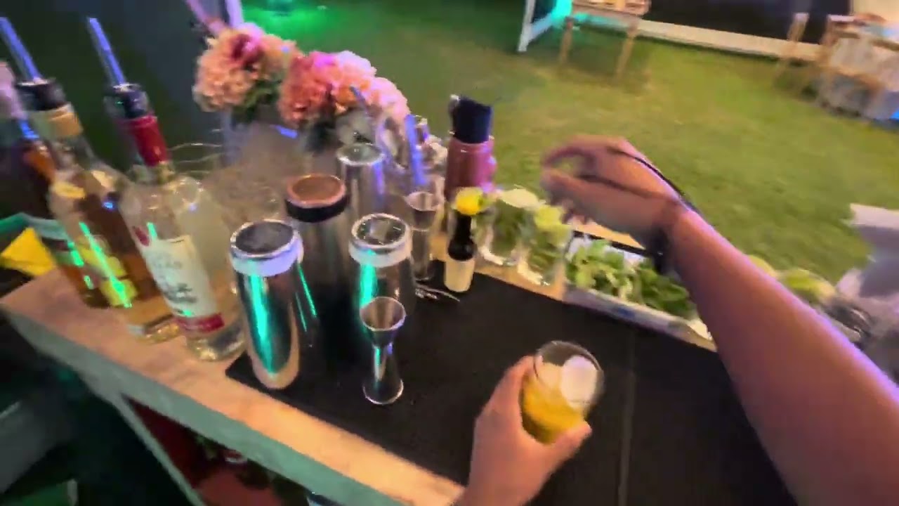 POV BARTENDER EN UN 50 AÑOS PERu🇵🇪 #bartender #limaperu #cocteles #fyp #entrenimiento #todos 