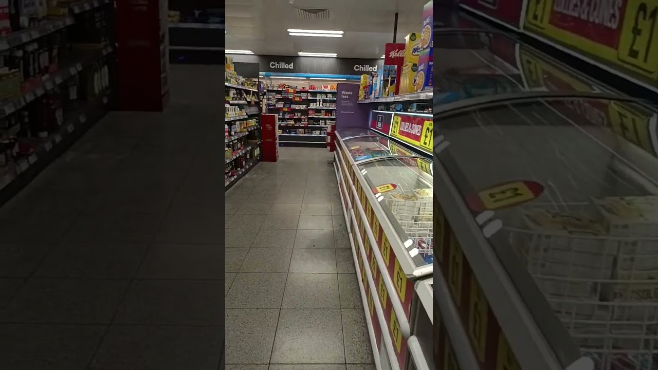 Iceland UK | Groceries shopping | London | The view of UK