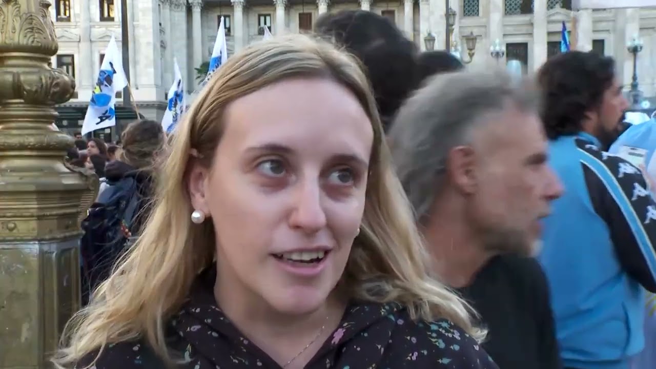 Аргентинцы протестуют в связи с предстоящим голосованием в Конгрессе по закону о защите ледников.