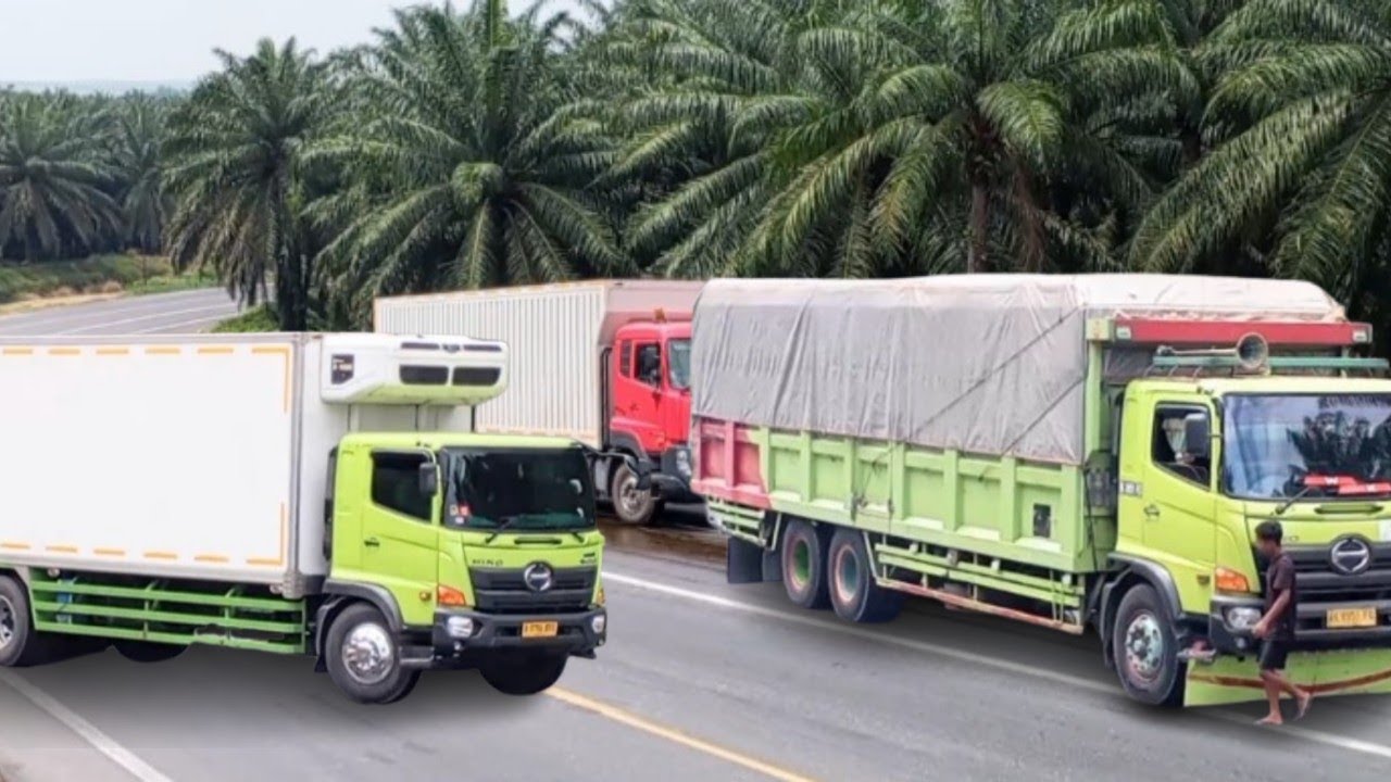 Kejadian Luar Dugaan !! Truck Melintang Di Tanjakan Bukit kodok 