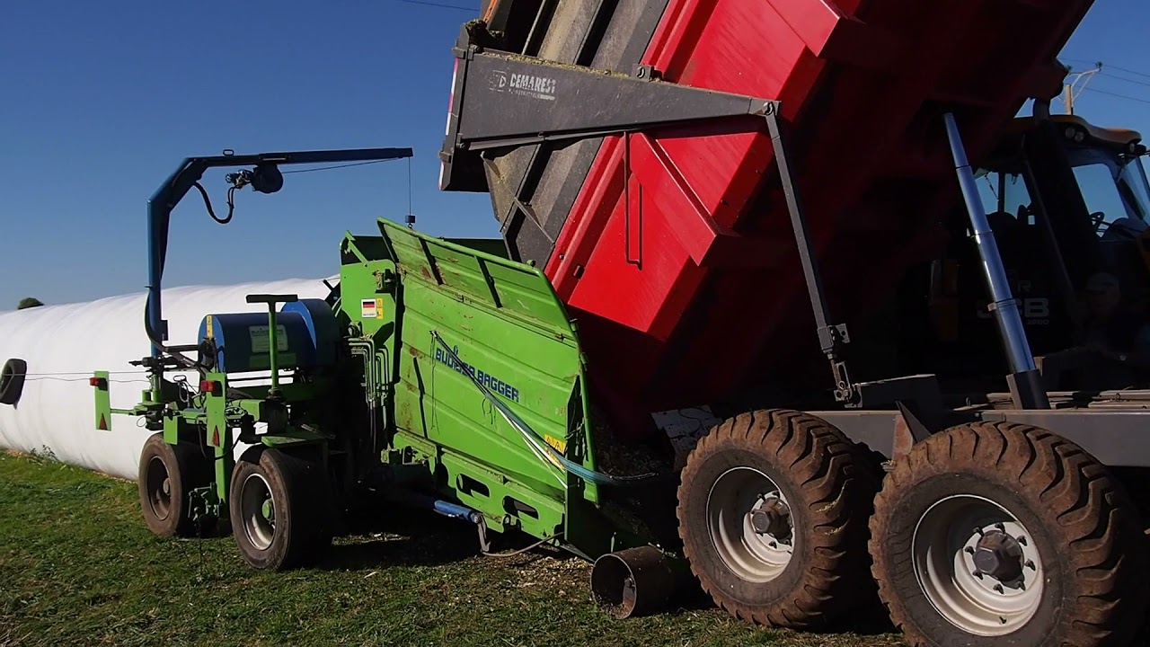 Ensilage Boudin RT 8000 profi/JCB fastrac 3280 en Haute Loire