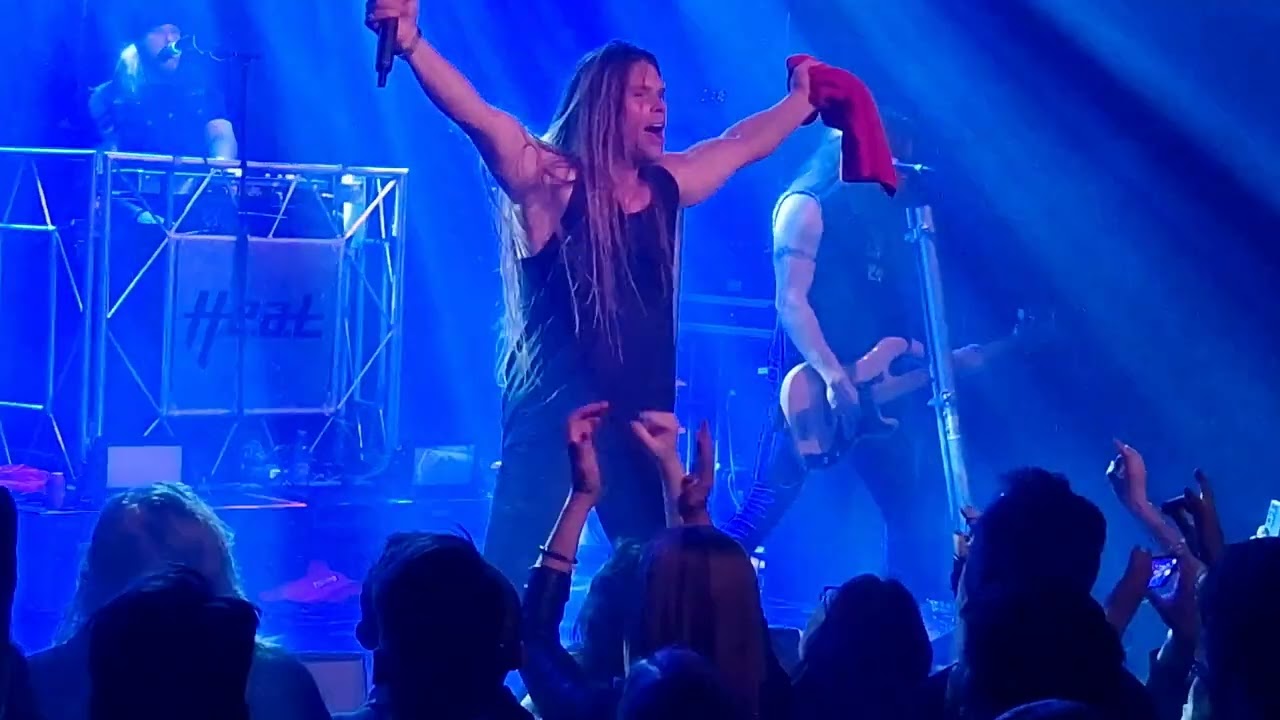 [4K] H.E.A.T - Living On The Run (Live @ Tavastia, Helsinki, 21.1.2023)