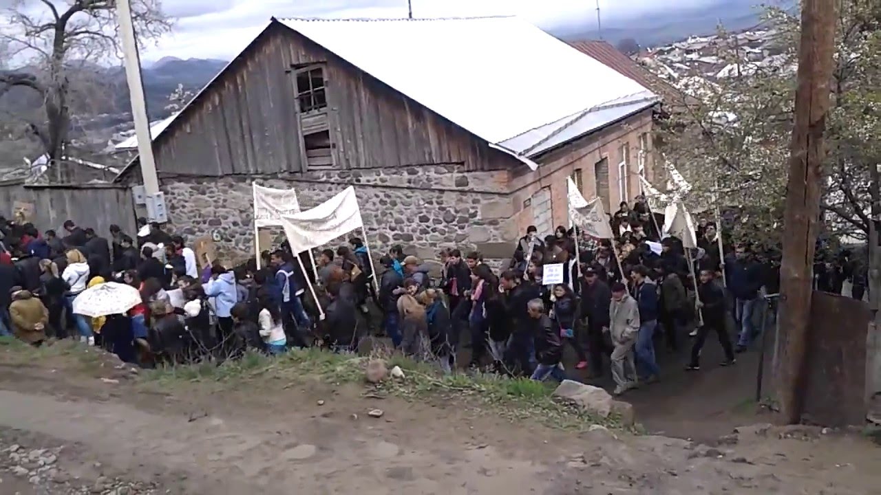 , 100 летие   24 04 2015 год. Грузия  город  Ахалцихе ,  ТРЕБУЕМ ПРИЗНАТЬ