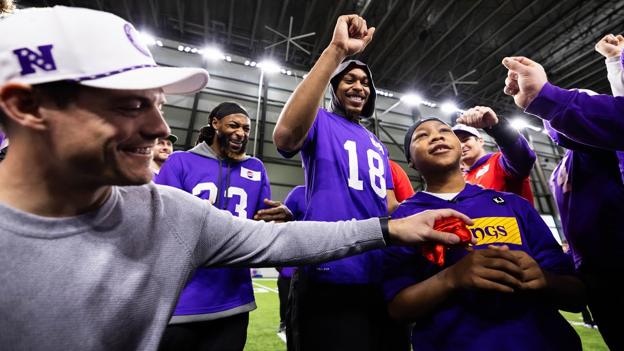 Minnesota Vikings Grant 'Make-A-Wish' Dreams for Young Fans