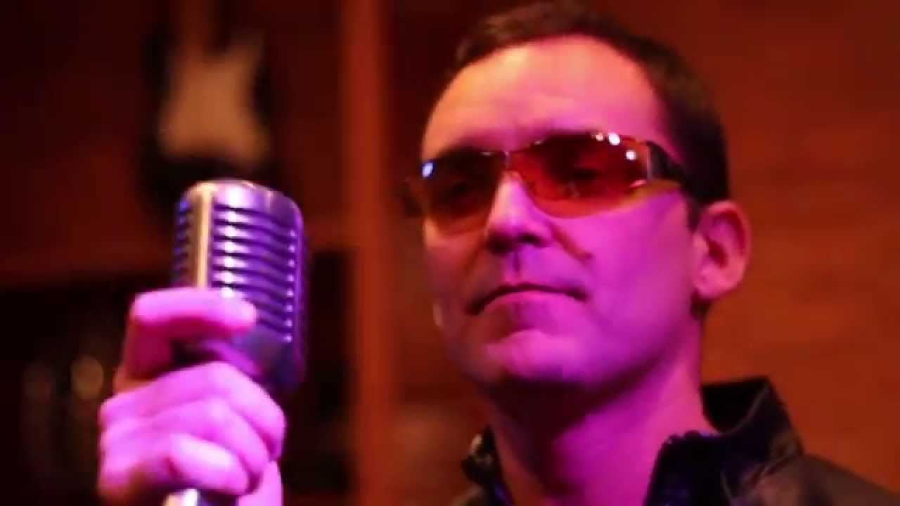 U2 Cover Station - New Year's Day
