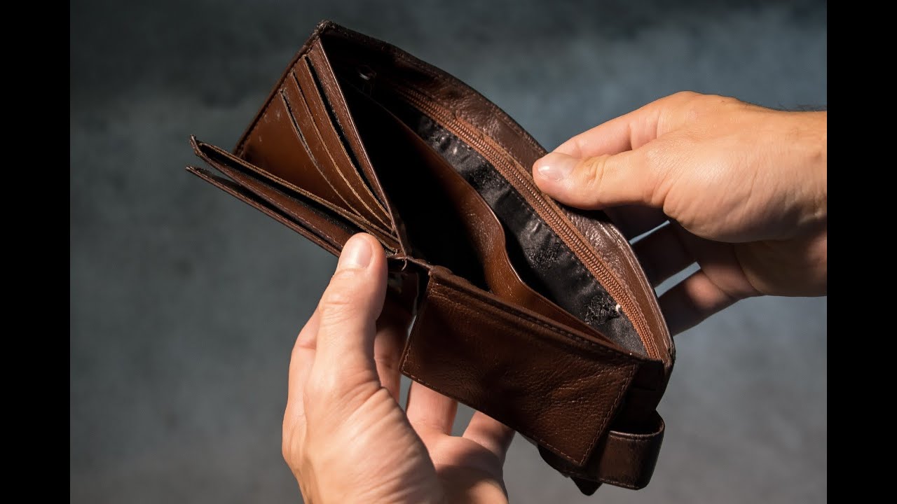 Poland's Pension Reductions Amidst Rising Living Costs