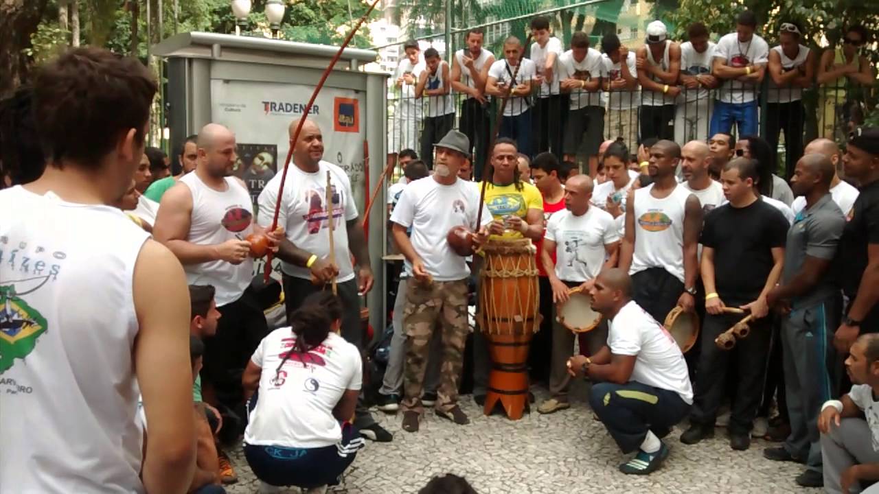 Roda de Rua do 8º Festival Nacional da Arte-Capoeira Abada.