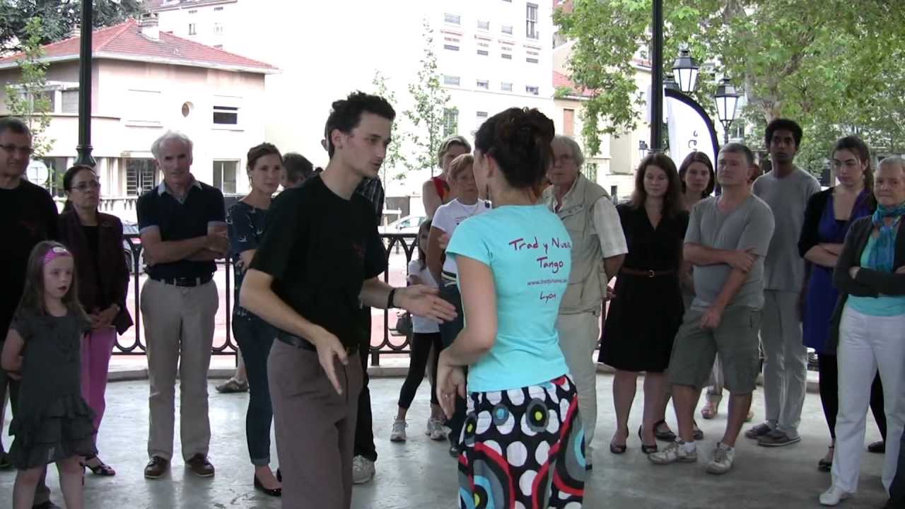 le pas de base du carré au tango argentin : les différentes manières de le danser