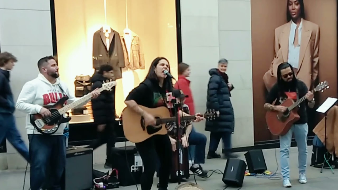 A NEW ROCK STAR IS IN TOWN! | DAFNE KONTOYA & THE BAND SING 