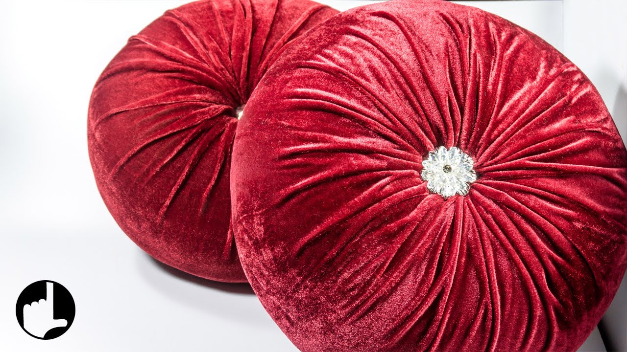 DIY Decoration Ideas for Home: Round Pleated Pillows by HandiWorks #123