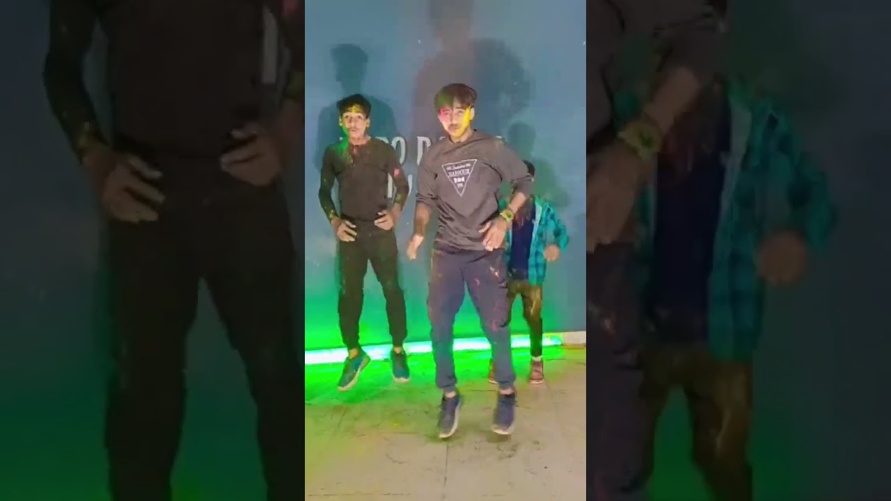 badri ki dulnaya #danceholi#holinewsong#holitrending#holiinstagramstatus #instagramtrending