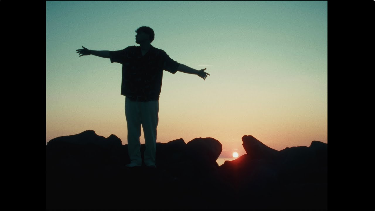 Petit - MAMMAM&Igrave; (Official Video)