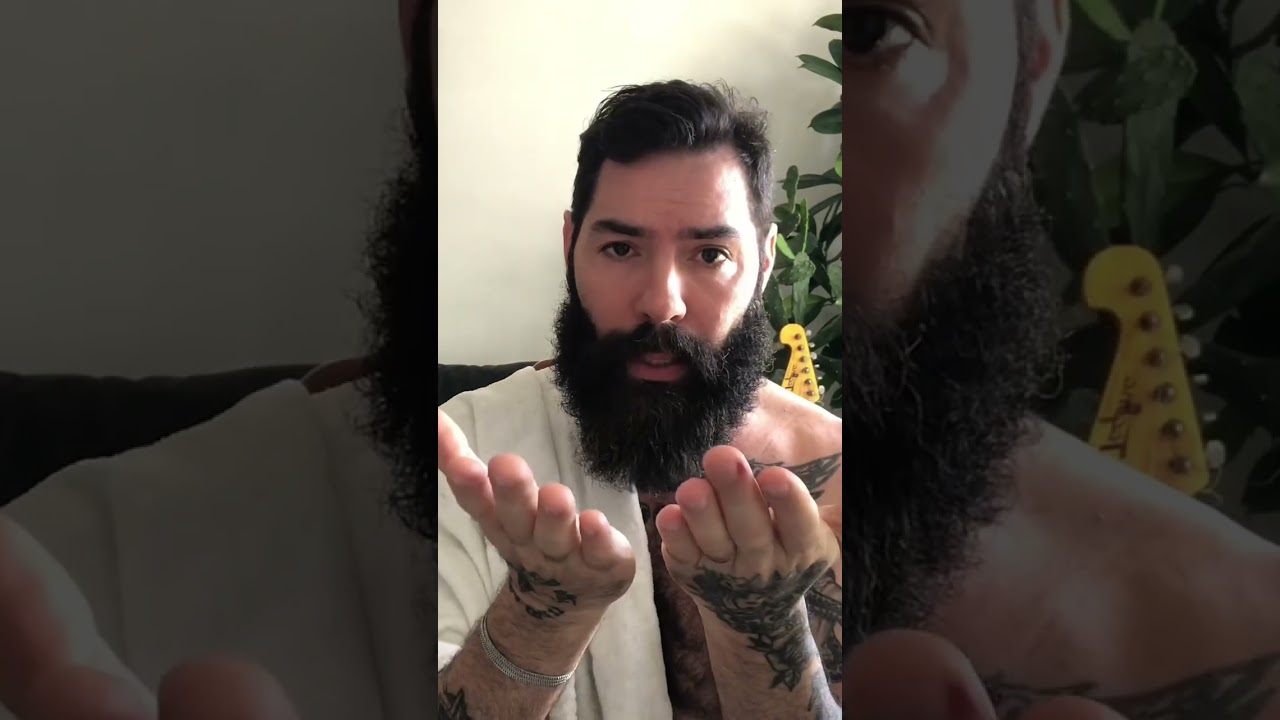 SUA BARBA CRESPA NAO CONSEGUE FICAR MACIA