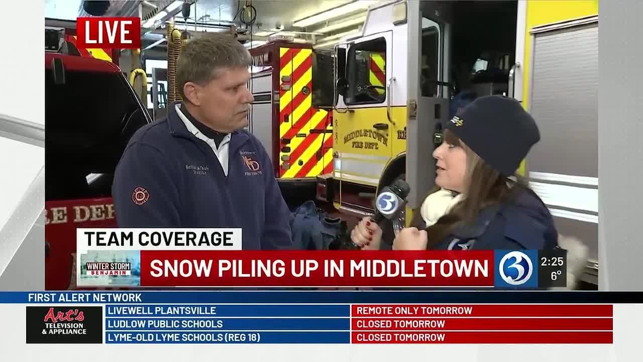 Snow piles up in Middletown as of 2:15 p.m.
