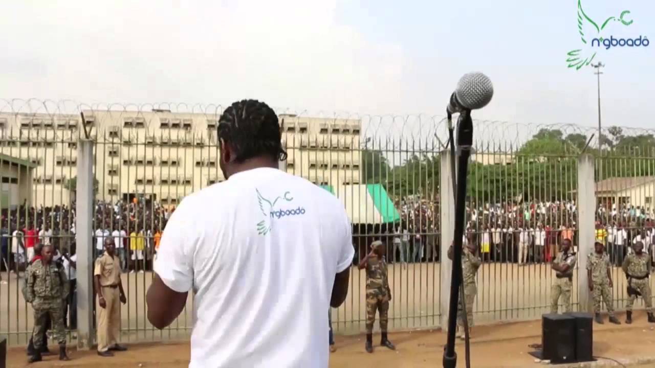 LATO CRESPINO À LA MACA