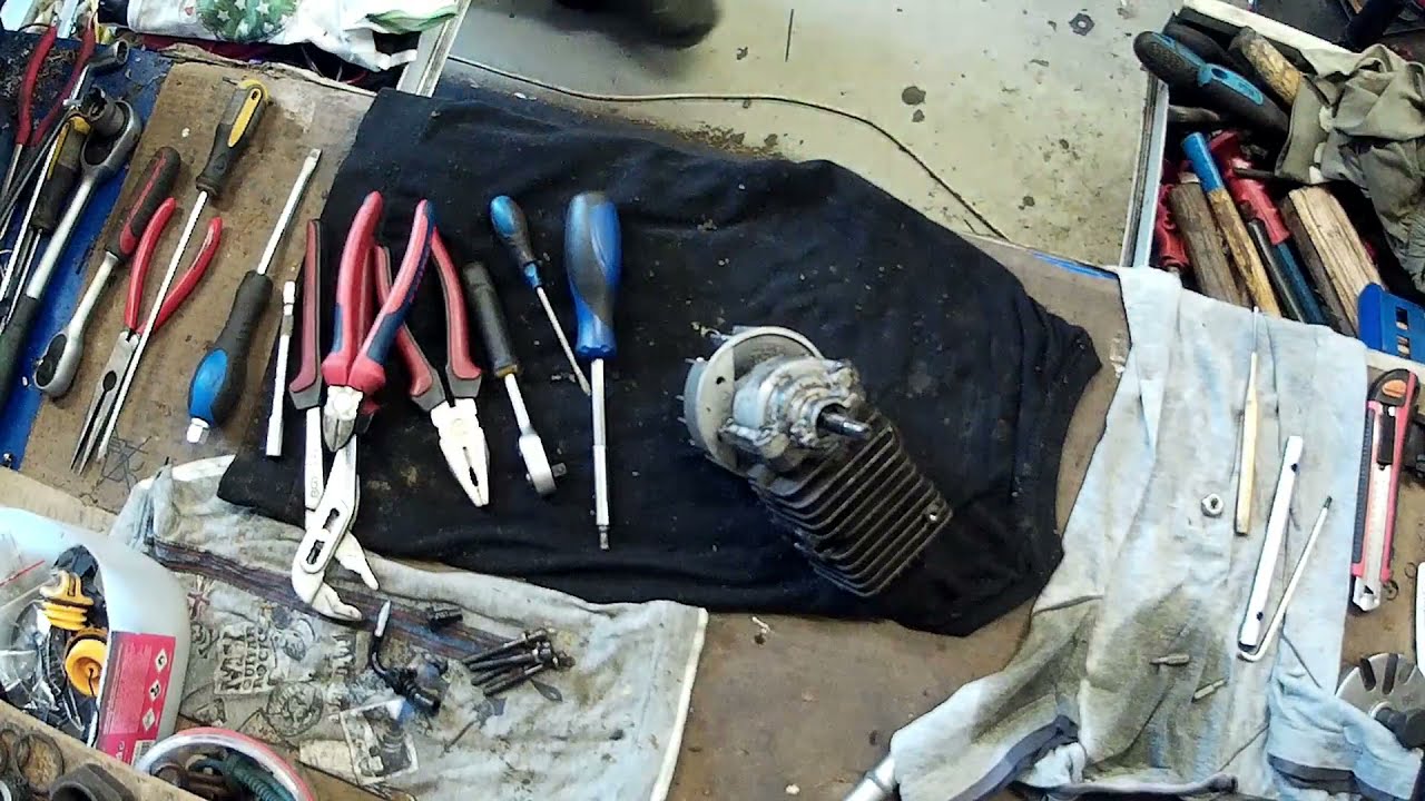 Disassembly of Homelite HCS 3335 chainsaw for spare parts Бензопила Xомелите HCS 3335 на запчасти