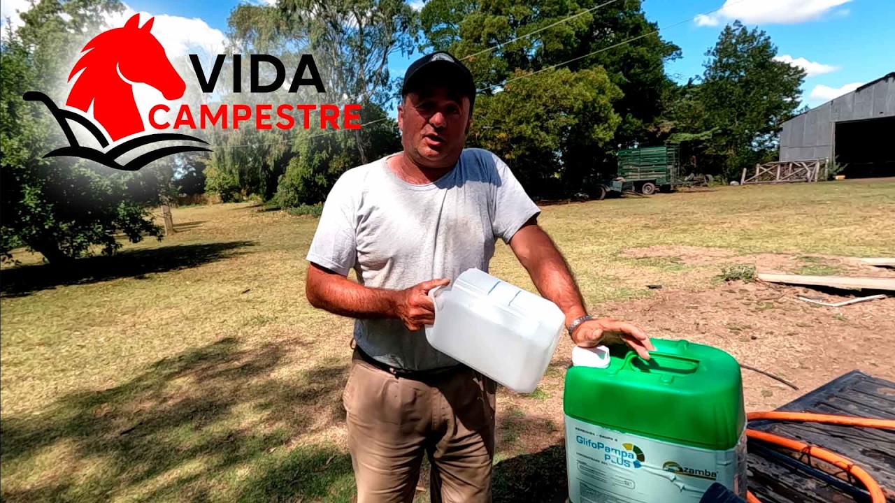 FUMIGANDO EN EL CAMPO EL PELUQUERO SE LAVA LAS MANOS