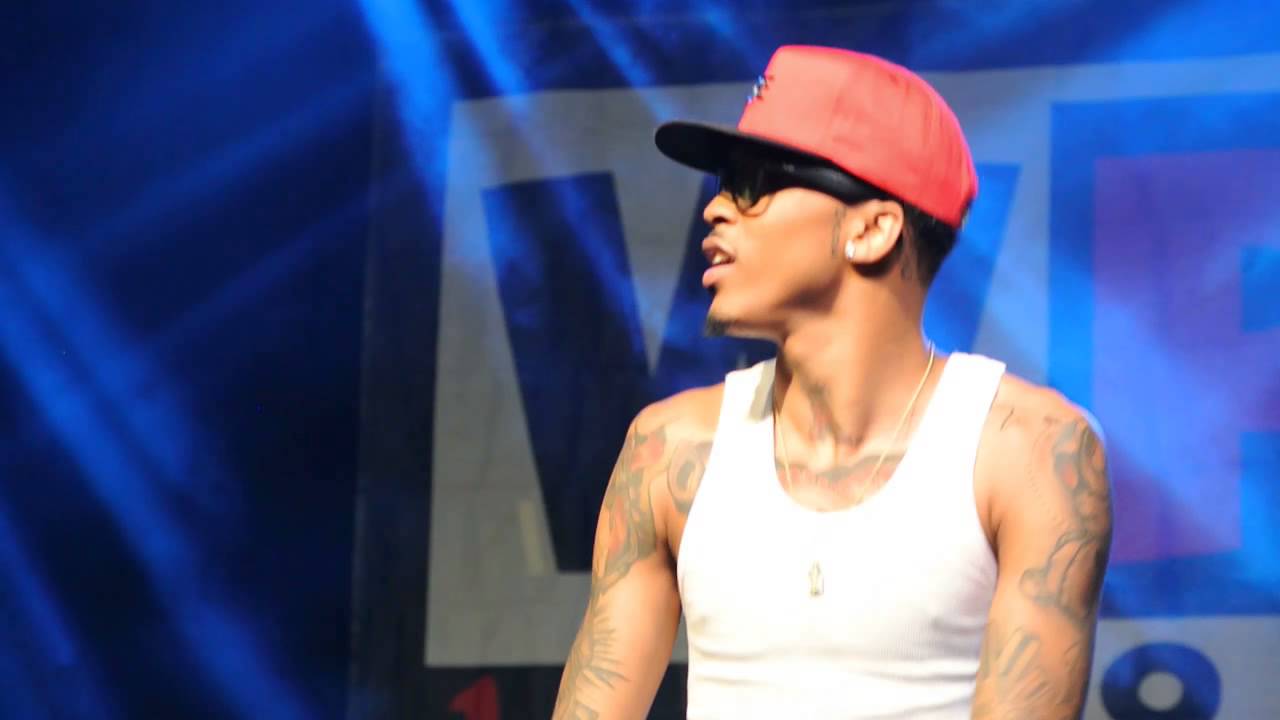 August Alsina Performs 