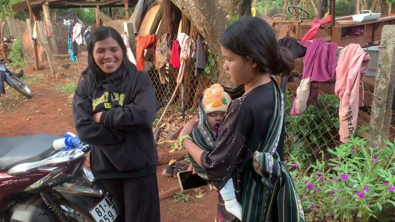 Giao bàn ghế ami ama Finari tặng plei tel 