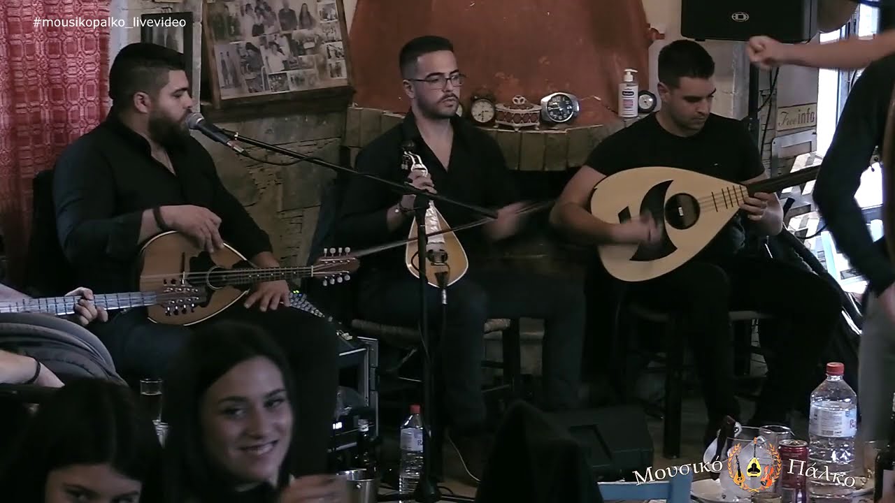 Χρύσανθος Μακράκης ~  Βόλτα θα πάρω τα στενά/Χαράμι σου να σου γενεί/Το γέλιο σου Κερά μου