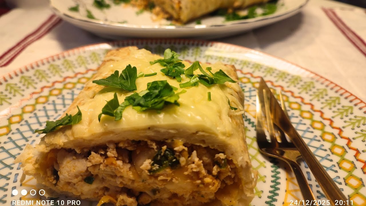 Εύκολο ρολό πατάτας , γεμιστό με κιμά!  Easy potato roll, stuffed with minced meat!