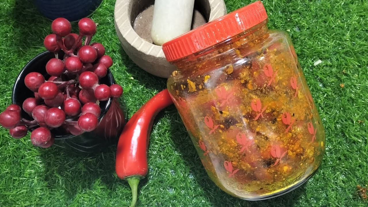 लाल मिर्च का चटपटा अचार/Red chilly pickle 