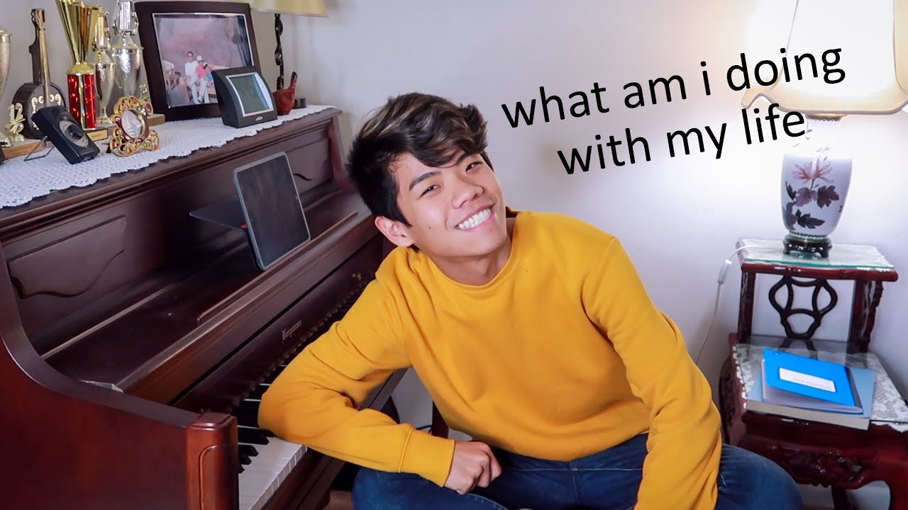 I tried to play the evolution of meme music on the piano