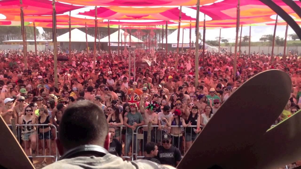 Alok @ Alien Trip 2013