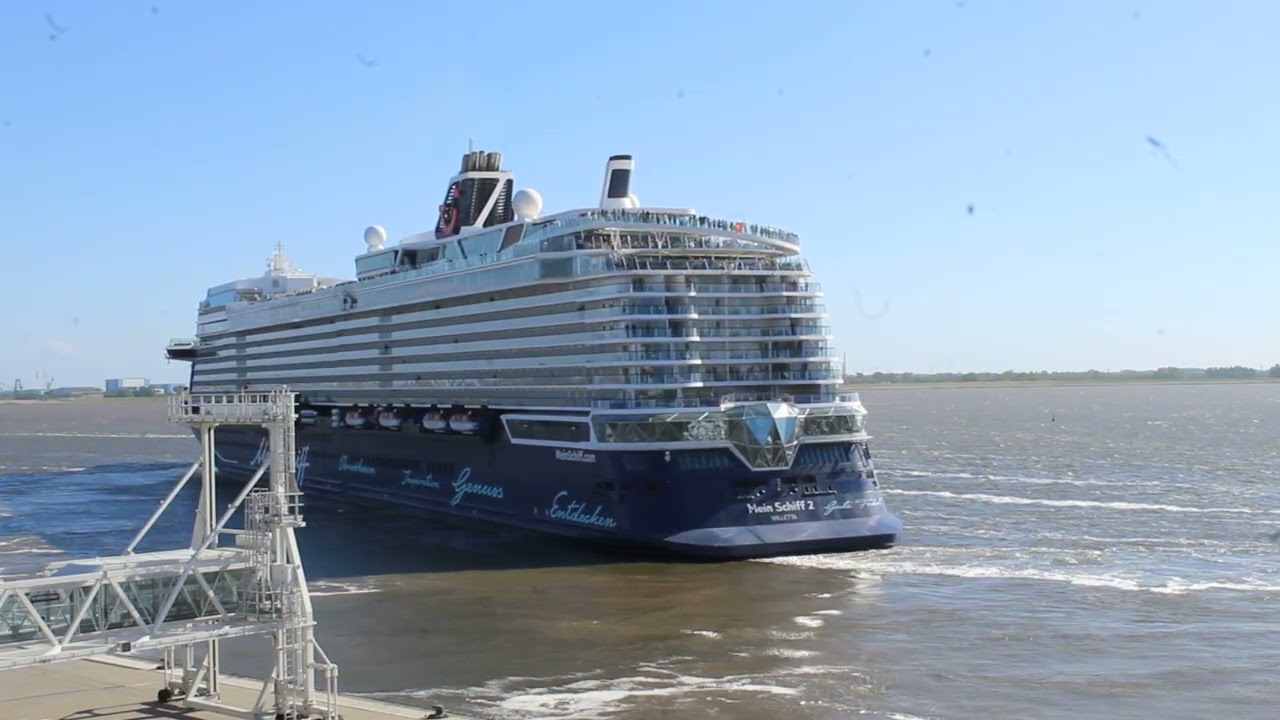 Die Mein Schiff 2 verlässt Bremerhaven auf eine 3-tägigen Kreuzfahrt sie nimmt Kurs auf Amsterdam