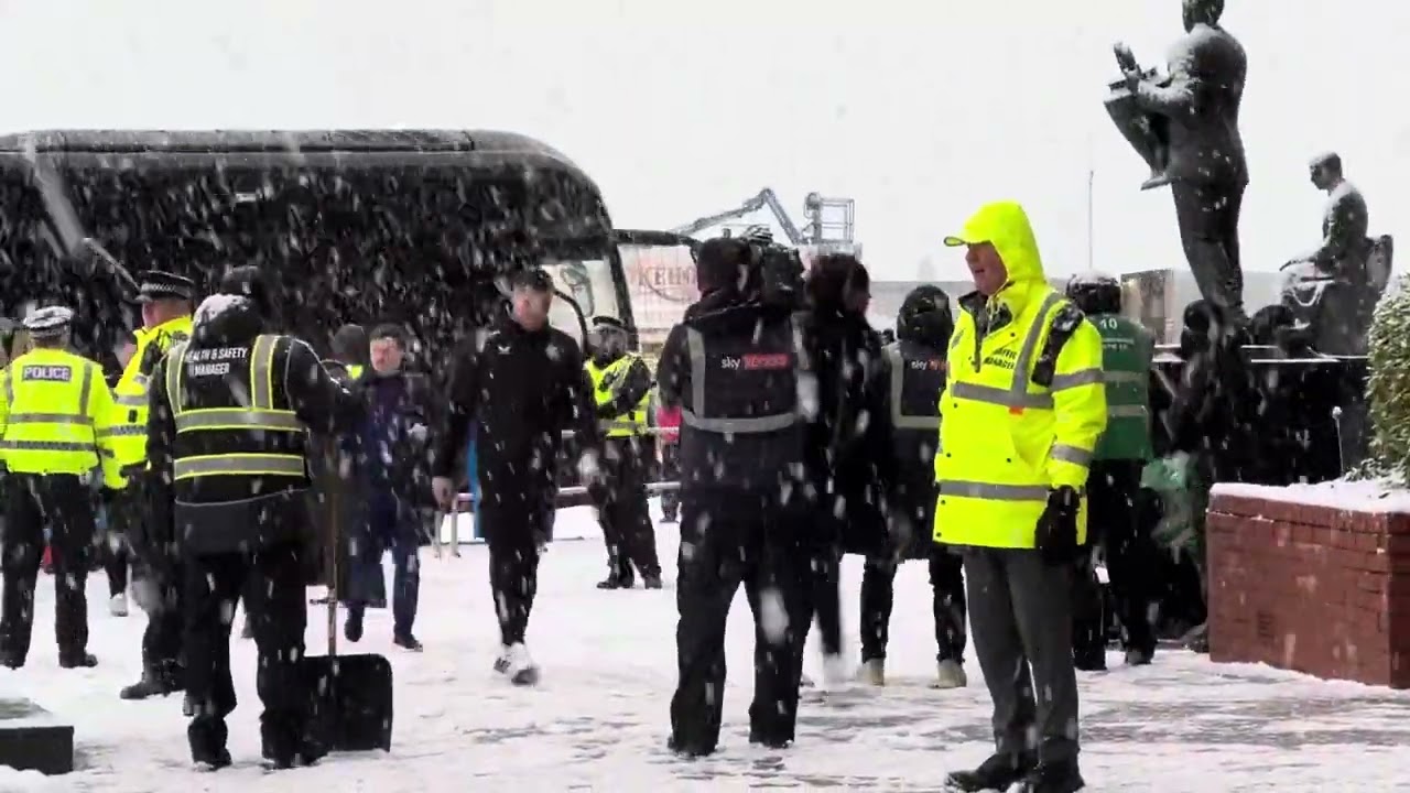 CRAZY SCENES!!! RANGERS TEAM BUS ARRIVING AT CELTIC PARK BEFORE THE CELTIC V RANGERS GAME !!!!