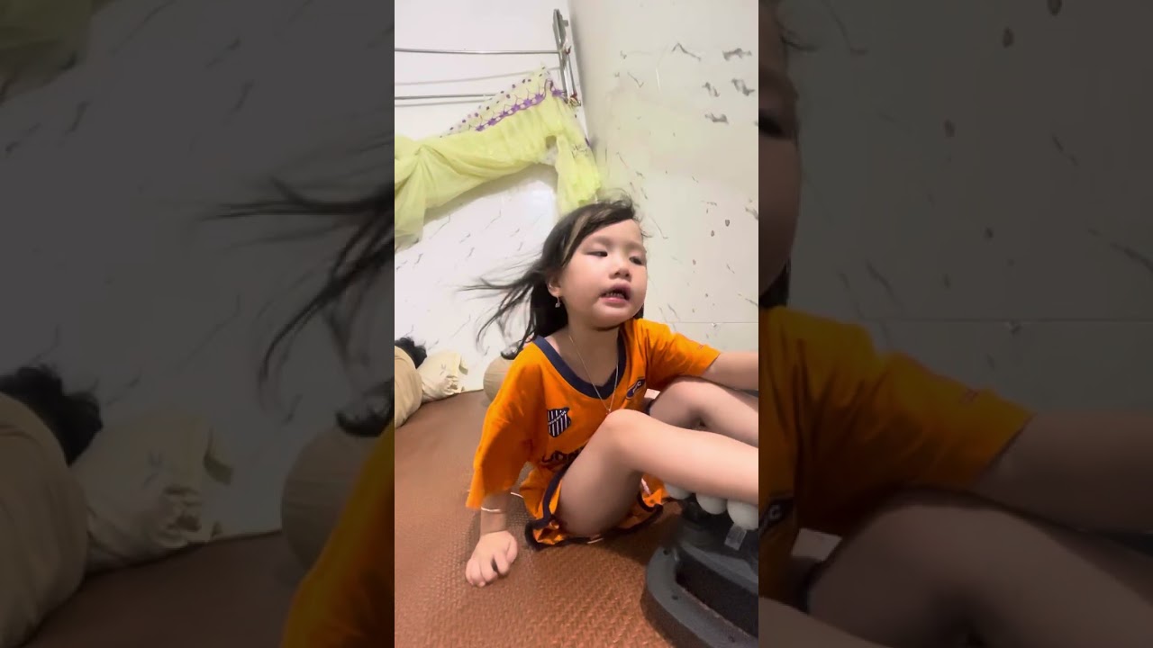 Tại e mặc đồ cam..nói xàm xàm