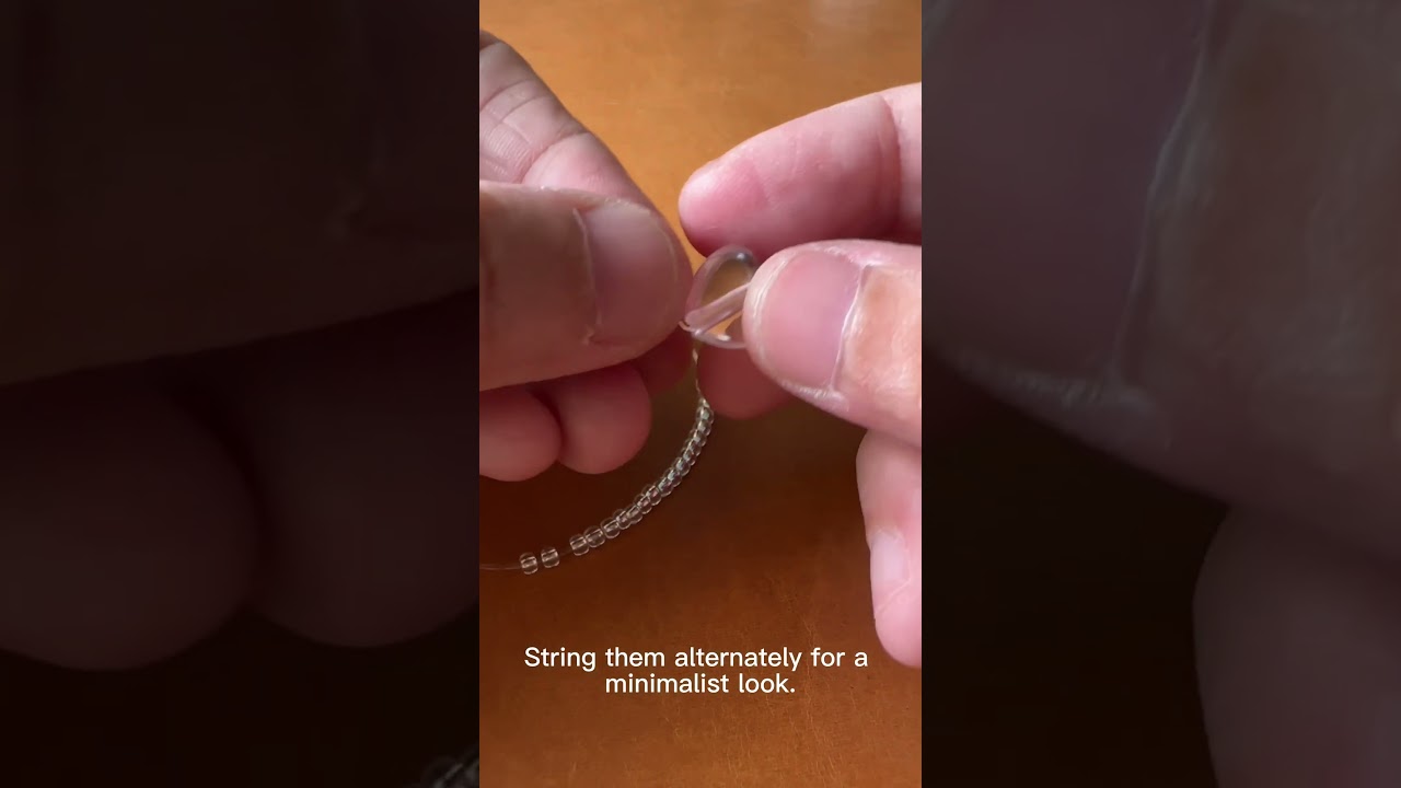 Create an easy transparent bead ring using just three items. #DIYbeadedring #transparentbeadsring