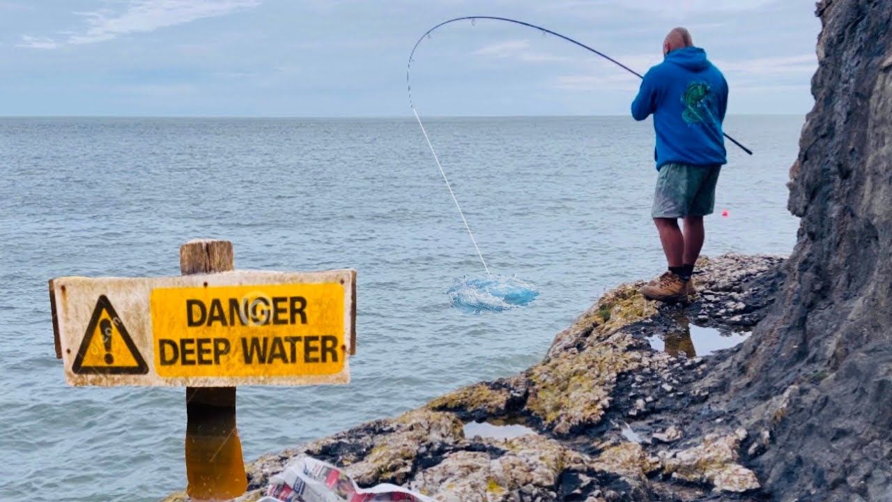 UNEXPECTED CATCH Fishing in DEEP WATER!