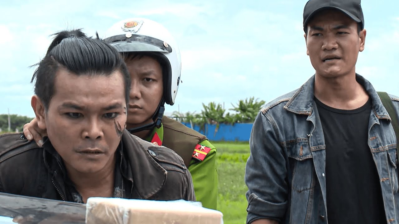 CẢNH SÁT HÌNH SỰ TRẤN ÁP TÊN TỘI PHẠM 