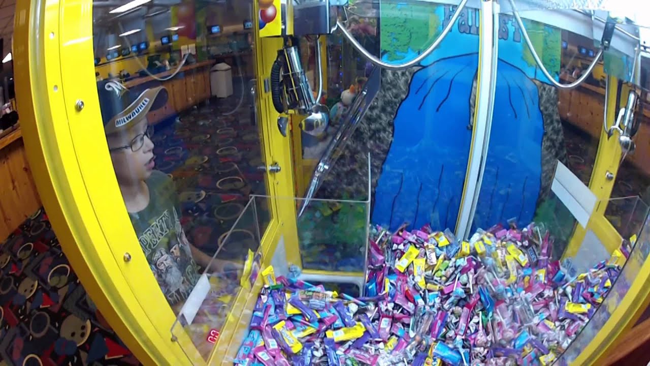 #69 WINNING at the claw machine! SWING TECHNIQUE!