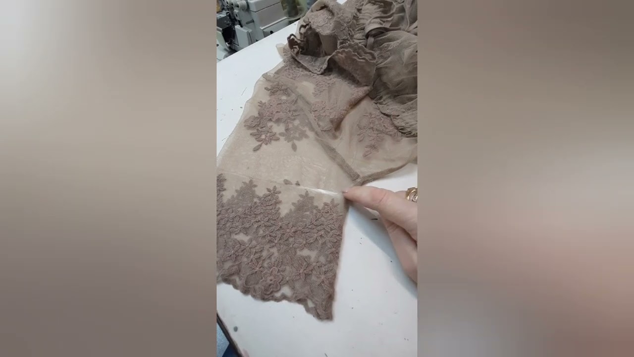 КАК УКОРОТИТЬ РУКАВА В КРУЖЕВНОМ ПЛАТЬЕ(СОХРАНИТЬ КРАСОТУ)