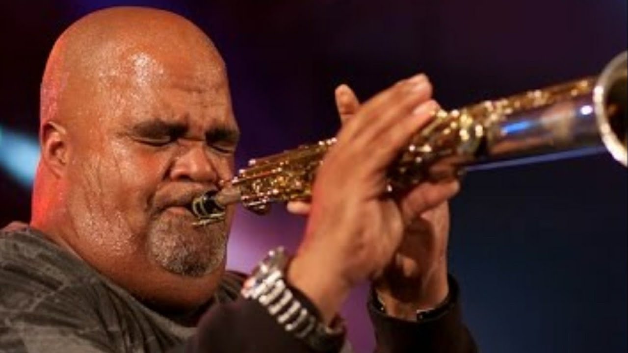 Reggie Dabbs Plays 