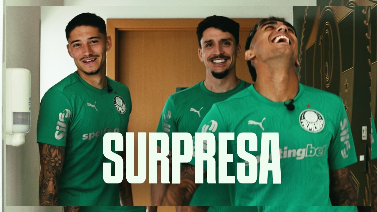 PIQUEREZ RECEBE SURPRESA E HOMENAGEM DOS URUGUAIOS DO PALMEIRAS