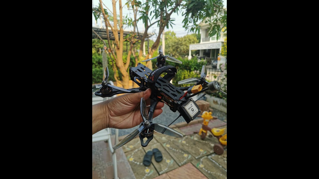 JohnnyFPV QAV-S 5” #1 : Test flight