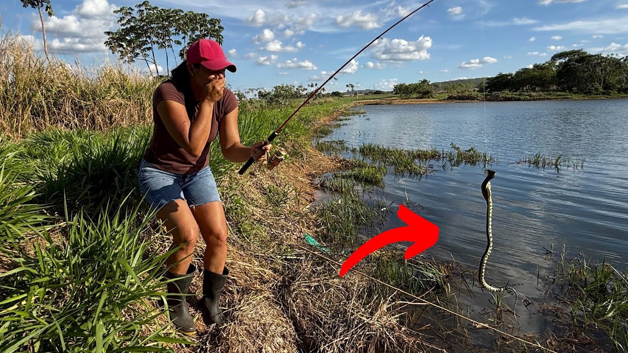 Primeira PESCARIA 🎣 em Palmeiras de Goiás 🌴 e isso aconteceu! Tive que sair correndo!