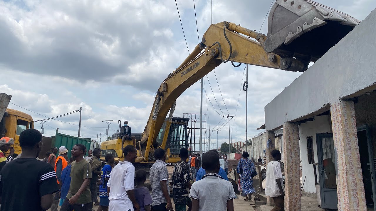 Urgent  urgent🚨 Démolition à limete 17 eme Rue industrielle sûr Poids lourds 