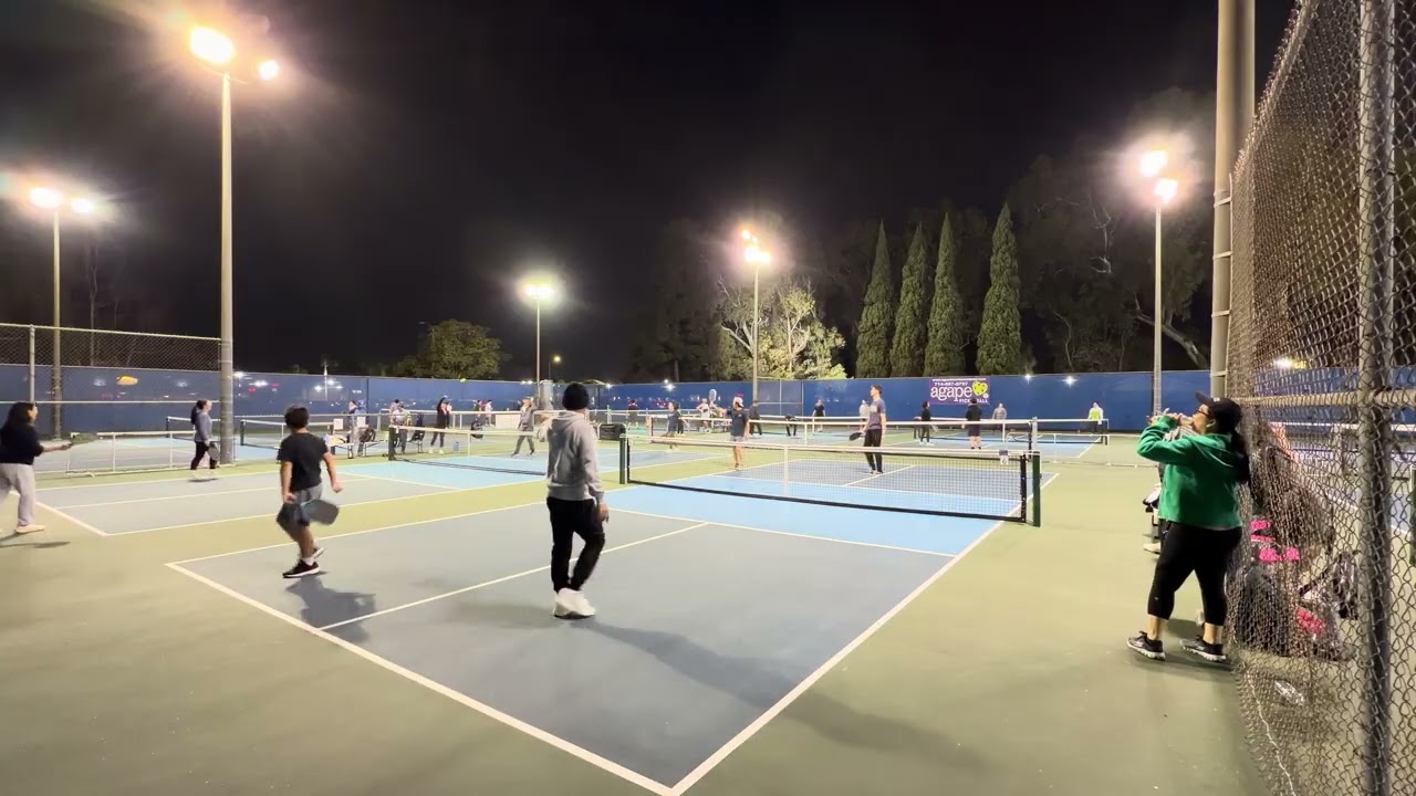 Noah & Bandall vs Pat & Lucas
