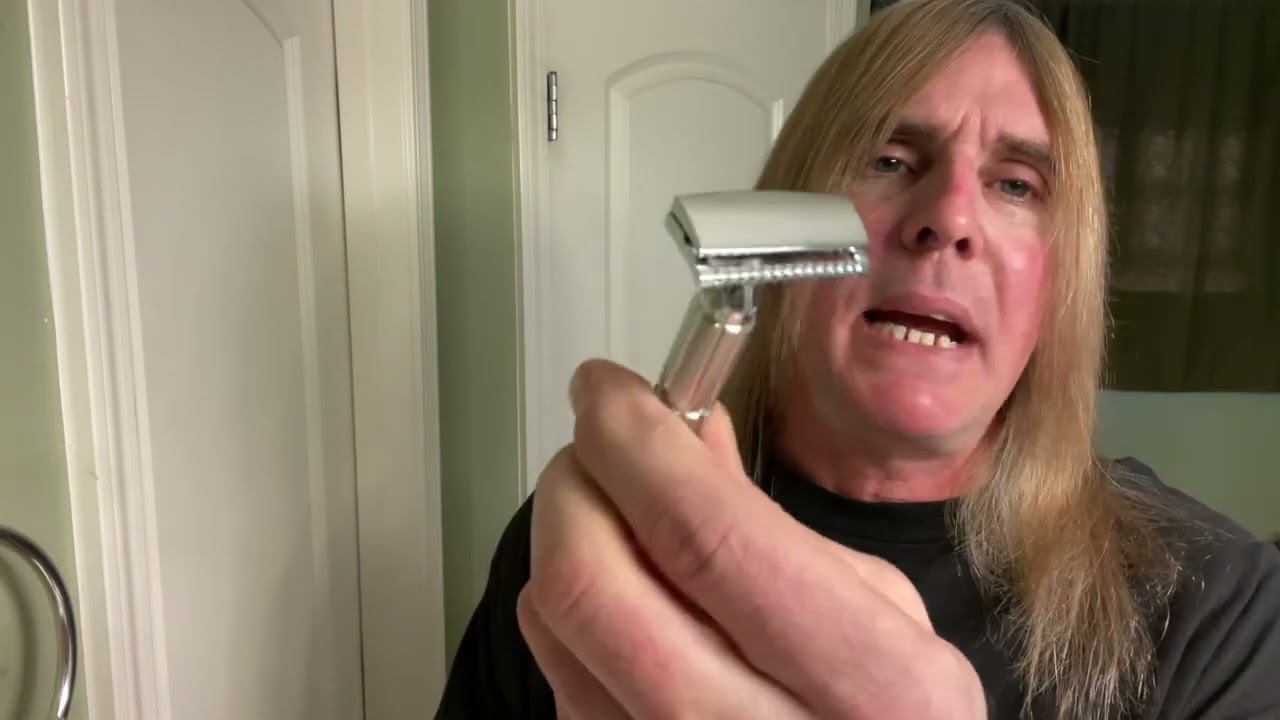 HELP SILK SIlKIETY SMOOTH MAKE A DESPERATE DAN SHAVE SOAP DECISION - WHY IS SILKY TALKING LIKE THAT
