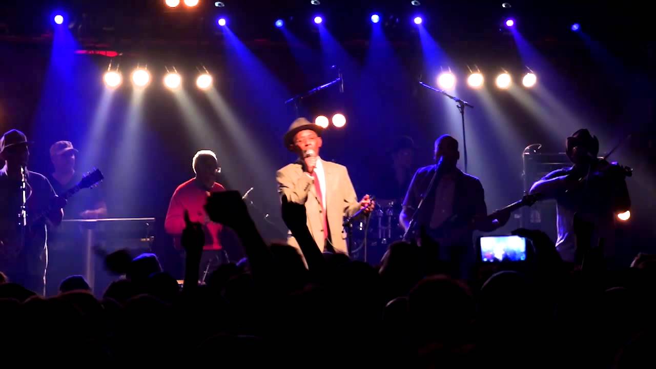 Linton Kwesi Johnson (LKJ) - Fite Dem Back - LIVE Paris 2012/11/08